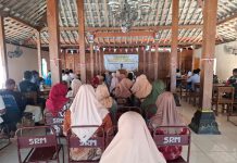 Pererat Silaturahmi Pasca Lebaran, Babinsa Siraman Hadiri Pengajian dan Syawalan Pemerintah Kalurahan.